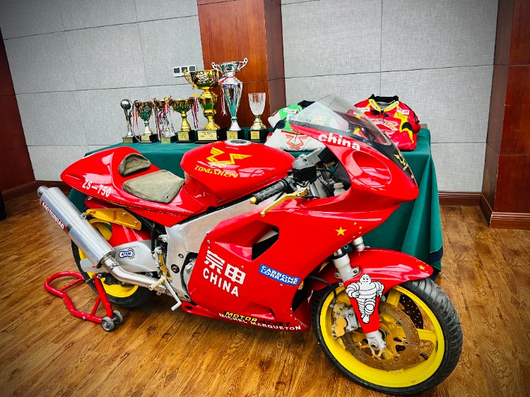 退役赛车、奖杯……重庆体育博物馆获捐的这些藏品记录了中国宗申车队的光辉岁月