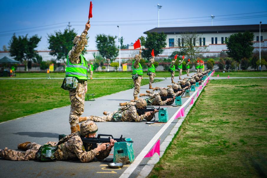 重庆武警：春分大练兵勤训轮换激战正酣