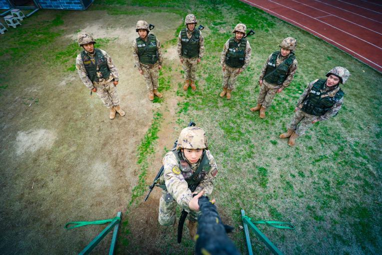 重庆武警：春分大练兵勤训轮换激战正酣