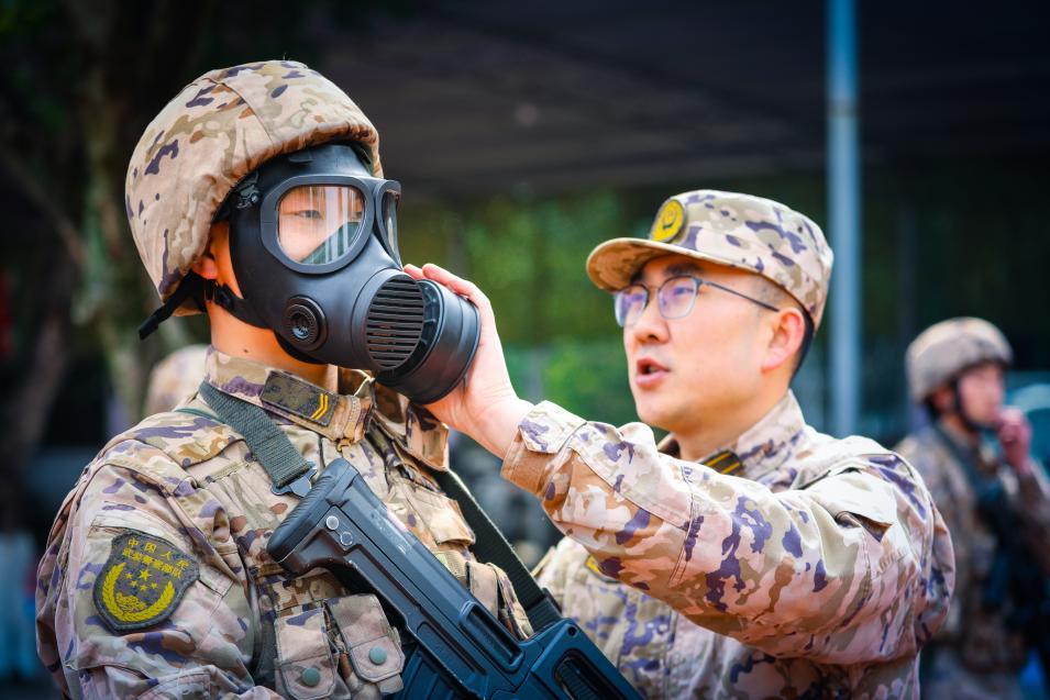 重庆武警：春分大练兵勤训轮换激战正酣