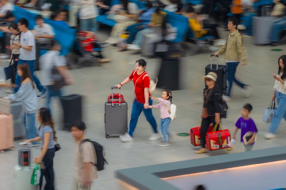 图片新闻|“五一”假期 火车站迎出行高峰 图片新闻|“五一”假期 火车站迎出行高峰