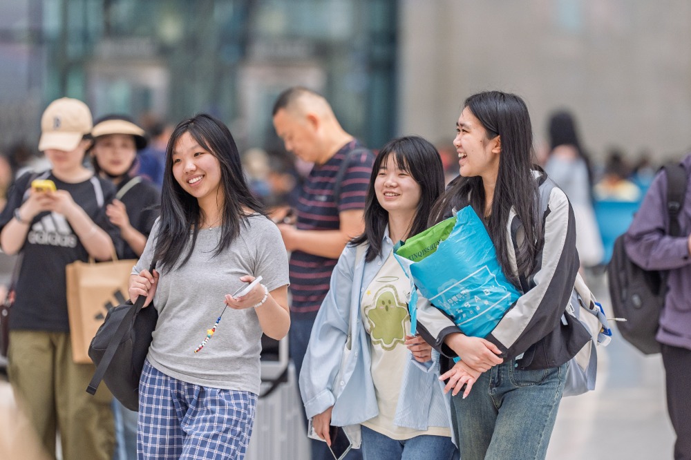 图片新闻|“五一”假期 火车站迎出行高峰 图片新闻|“五一”假期 火车站迎出行高峰