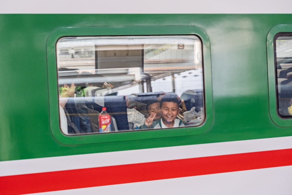 图片新闻|“五一”假期 火车站迎出行高峰 图片新闻|“五一”假期 火车站迎出行高峰