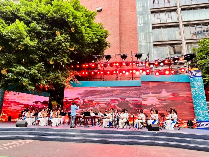 重庆沙坪坝区：童声琴韵庆“六一”