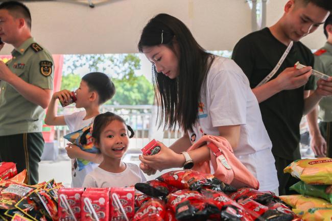 军娃进军营，童心筑国防！这场沉浸式体验超燃！