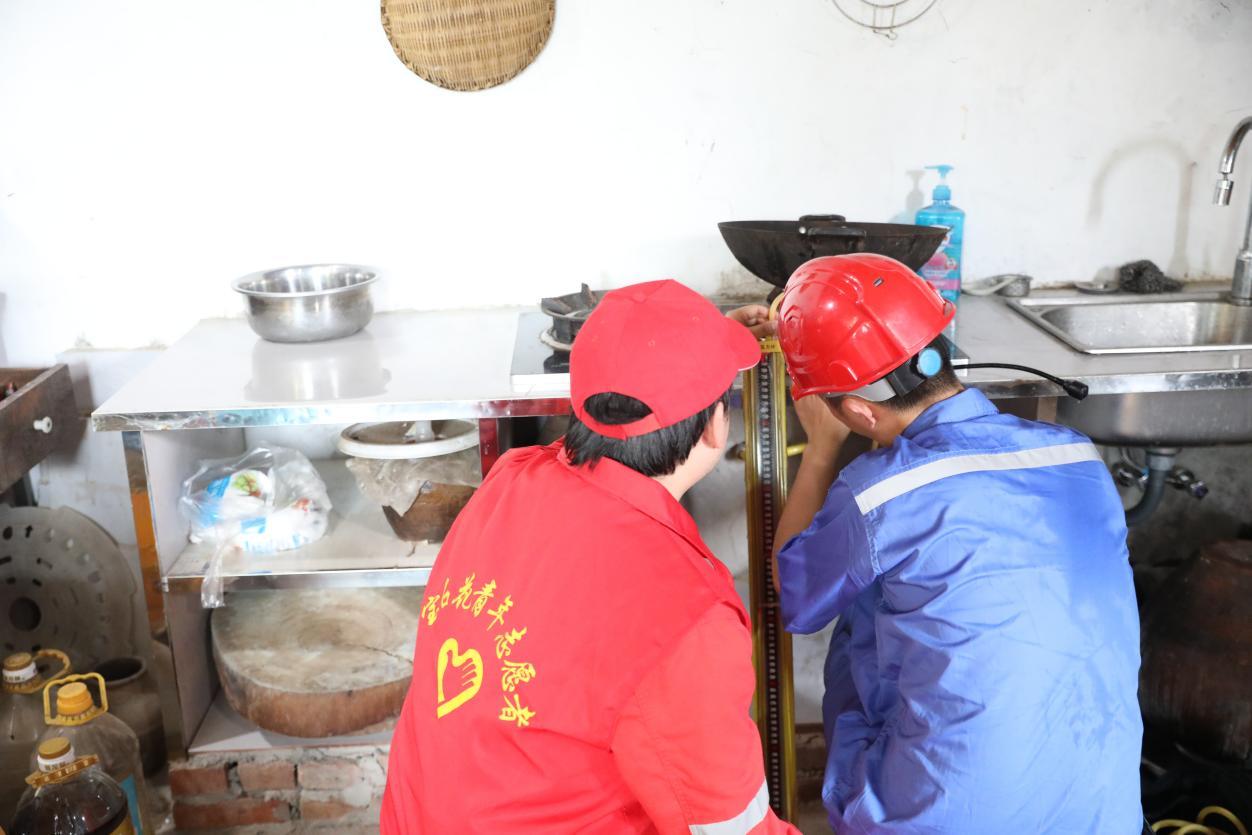 重庆巴南石油沟村：50户村民迎来天然气时代，乡村振兴添“底气”