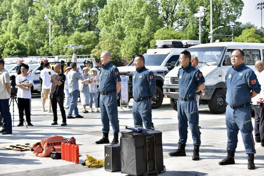 水陆空应急救援“黑科技”亮相重庆垫江全民安全开放日