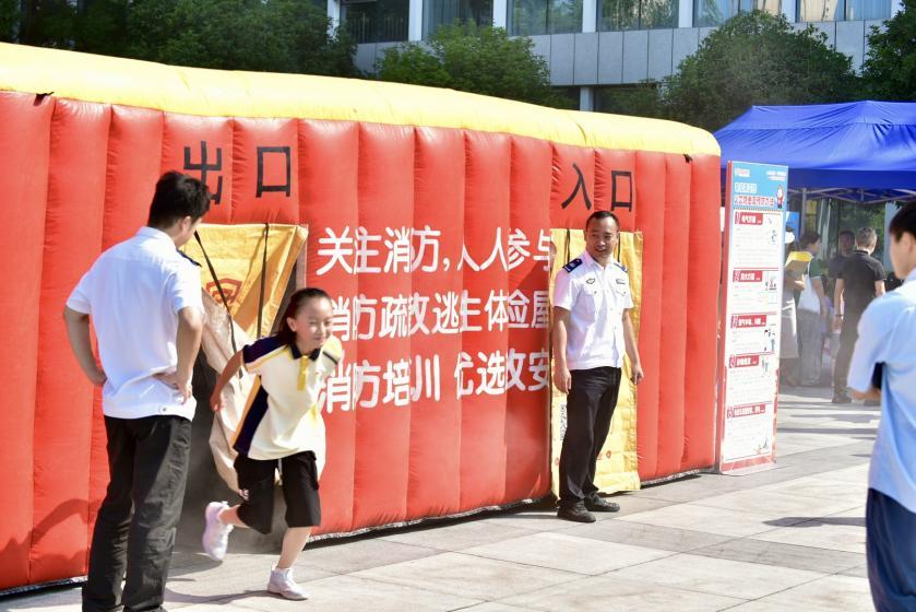 水陆空应急救援“黑科技”亮相重庆垫江全民安全开放日