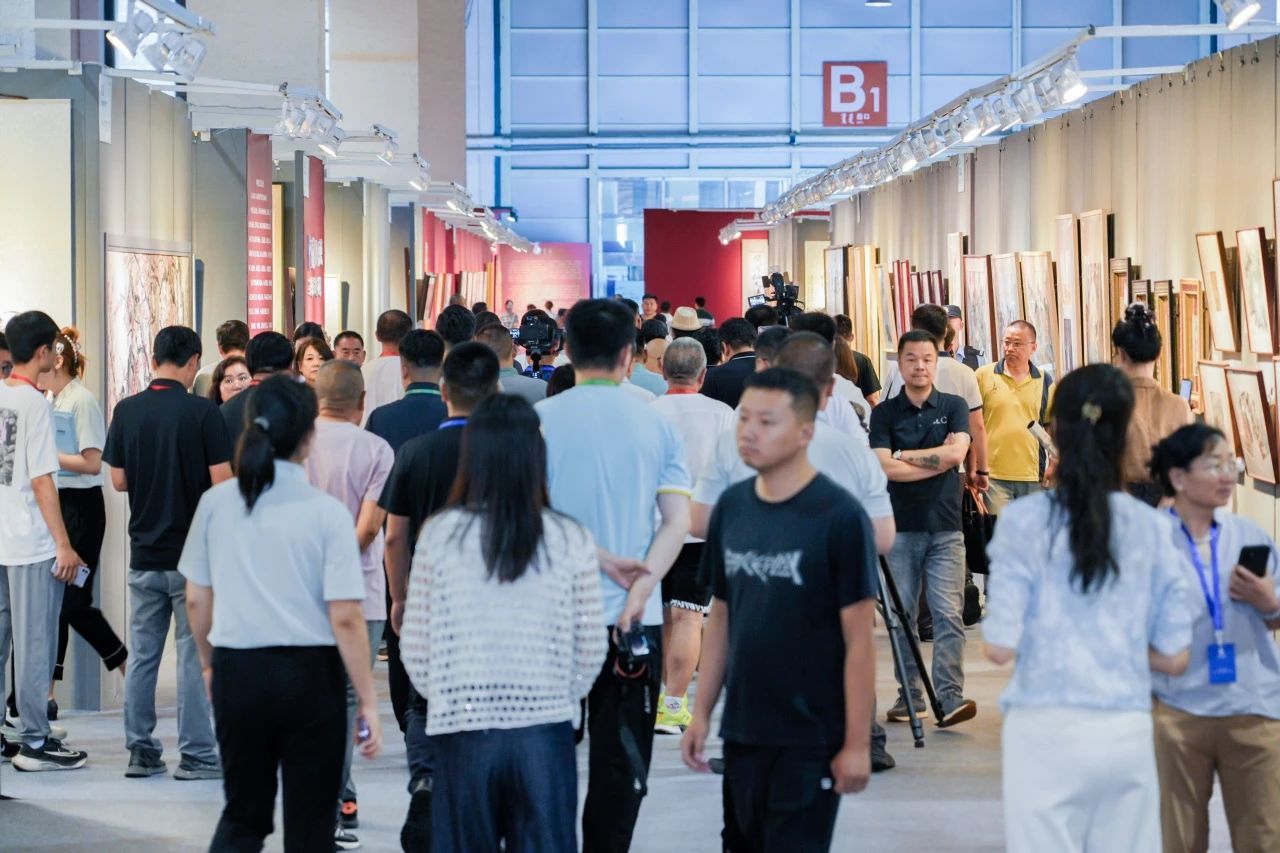 近4000件艺术精品云集,2025包头艺博会隆重启幕 近4000件艺术精品云集,2025包头艺博会隆重启幕