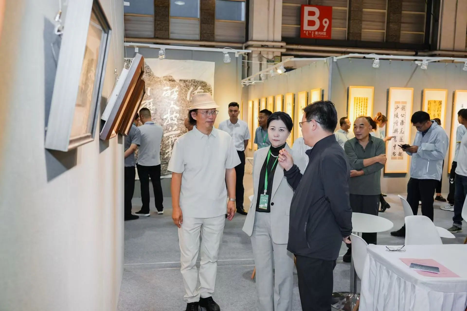 近4000件艺术精品云集,2025包头艺博会隆重启幕 近4000件艺术精品云集,2025包头艺博会隆重启幕