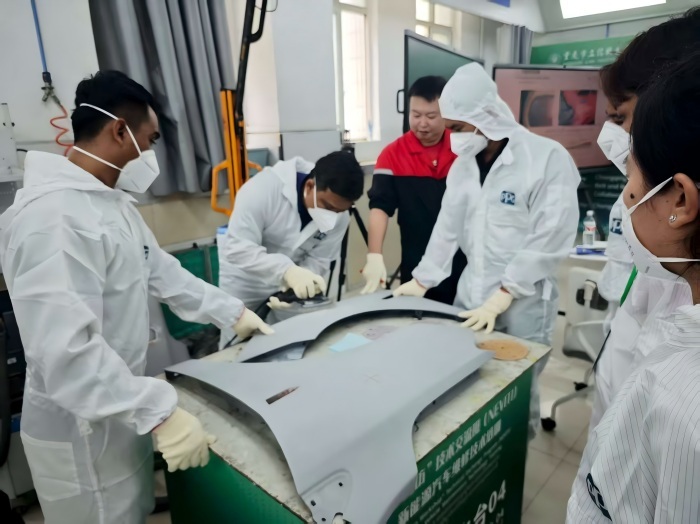 33名柬埔寨学员学成结业 重庆“渝车工坊”架起中柬技术交流桥梁