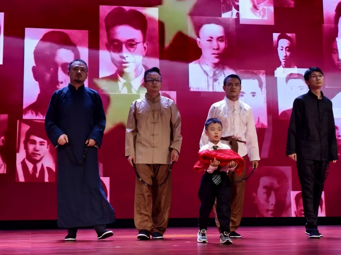 美好教育看得见|重庆渝中：家校社协同共育破难题 从“焦虑拉扯”到“温暖合力”