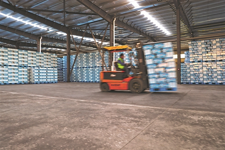 格桑泉涌——从一瓶水看中国石油产业兴藏富民之变