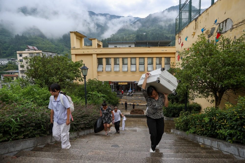 图片新闻｜23年护航不打烊！巫山海事为“水上求学路”筑牢安全屏障