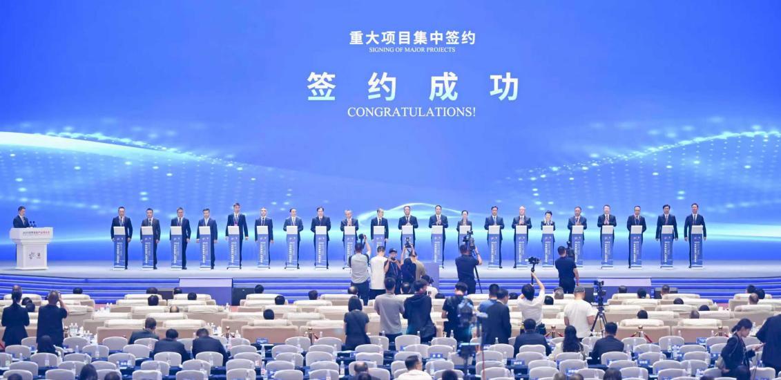 聚焦2025智博会|2025世界智能产业博览会在渝启幕，促成签约金额超2000亿元