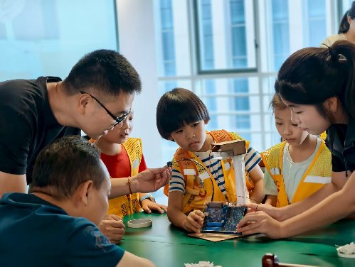 成都芳草街蓓蕾社区：探索全龄友好社区建设