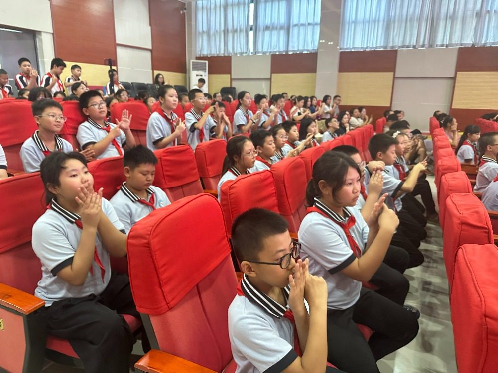 把“法治大礼包”带回家！这场趣味普法活动暖心护航学子成长