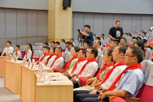 四川省暨成都市“护苗2025·绿书签行动”主题宣传示范活动举行