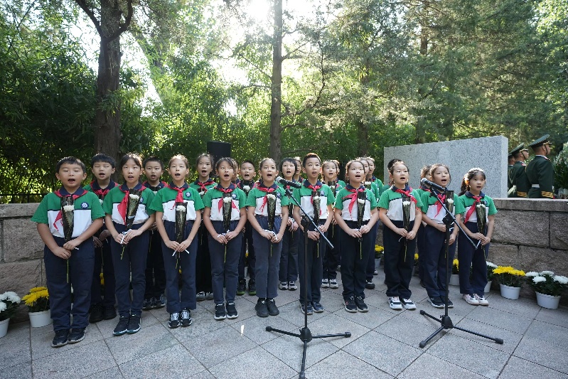 缅怀革命先烈 致敬人民英雄——北京市朝阳区举行2025年烈士纪念日公祭活动