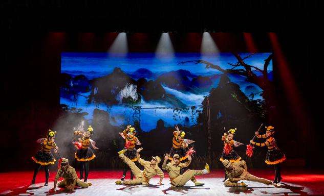 广西创排杂技剧《照破云天》首演