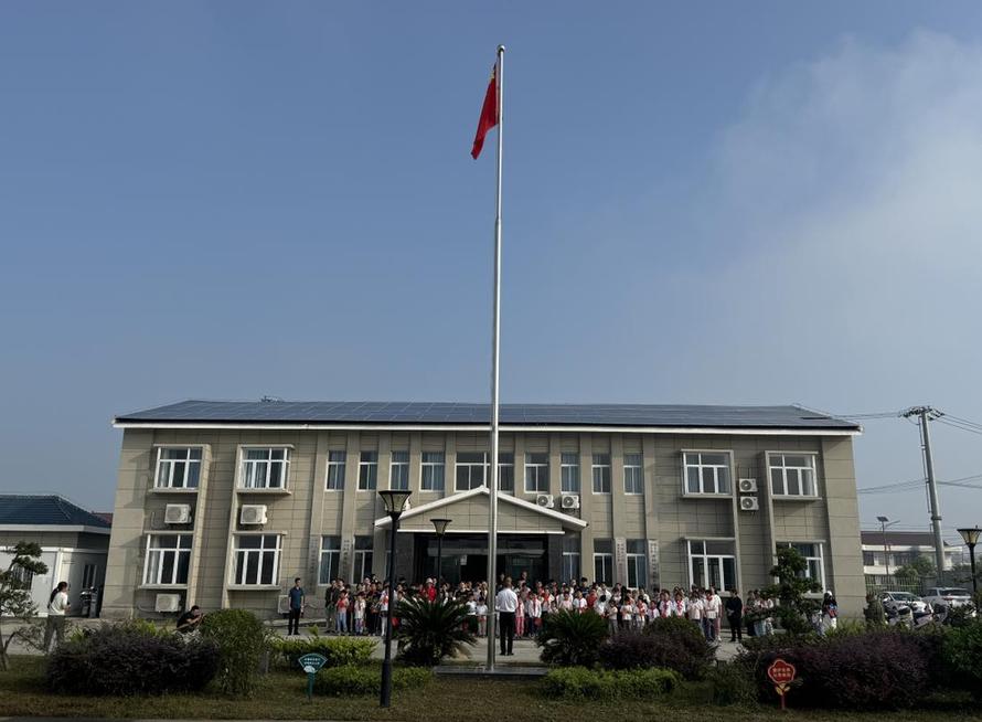 大地之上，国旗之下！江苏如东袁庄镇这场“乡土告白”，藏着最赤诚的中国心