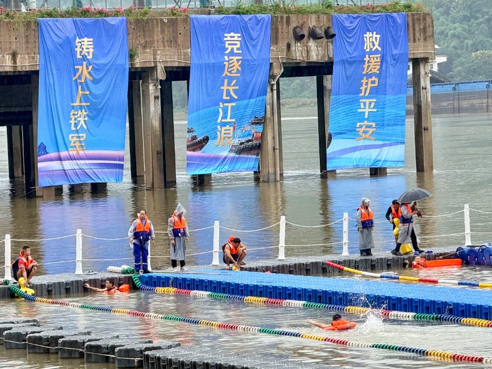 192名救援高手长江搏浪，他们背后的战绩更“硬核”：14年救助2175人