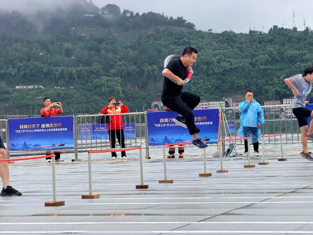 192名救援高手长江搏浪，他们背后的战绩更“硬核”：14年救助2175人