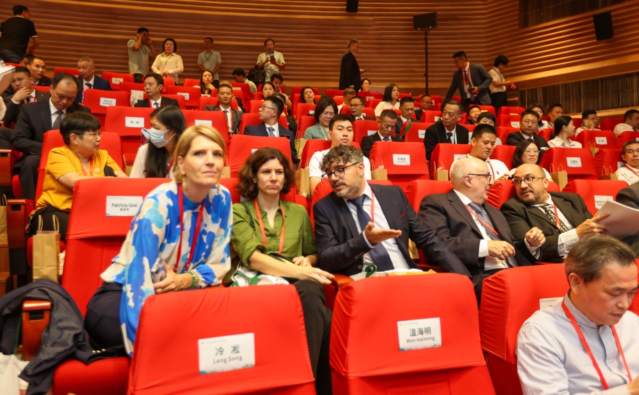 从考亭到世界——外籍专家学者眼中的朱子文化时代价值与世界意义