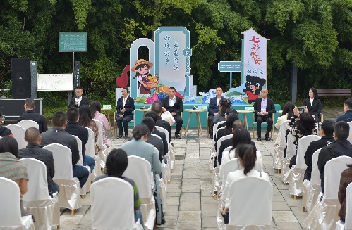 四川内江：村民家门口开起新闻发布会