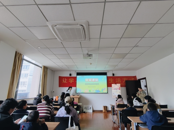 江苏南京江宁街道举办“全国消防日”主题亲子活动