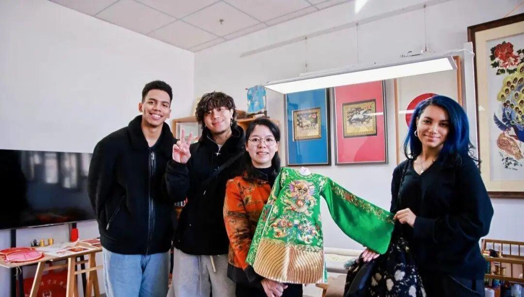 国际朋友圈不断扩大！美国超千万粉丝舞团达人打卡泉州