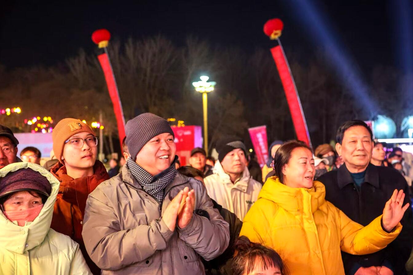 大武口年货大集热闹启幕 昼夜双主场让年味拉满