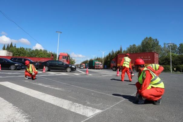 岁月巡路：一条路的四季回想