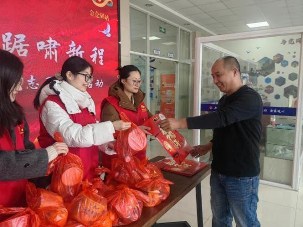 岁月巡路：一条路的四季回想