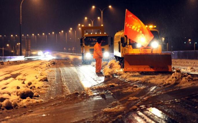 岁月巡路：一条路的四季回想