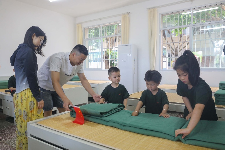这个六一 军营“爸”气十足