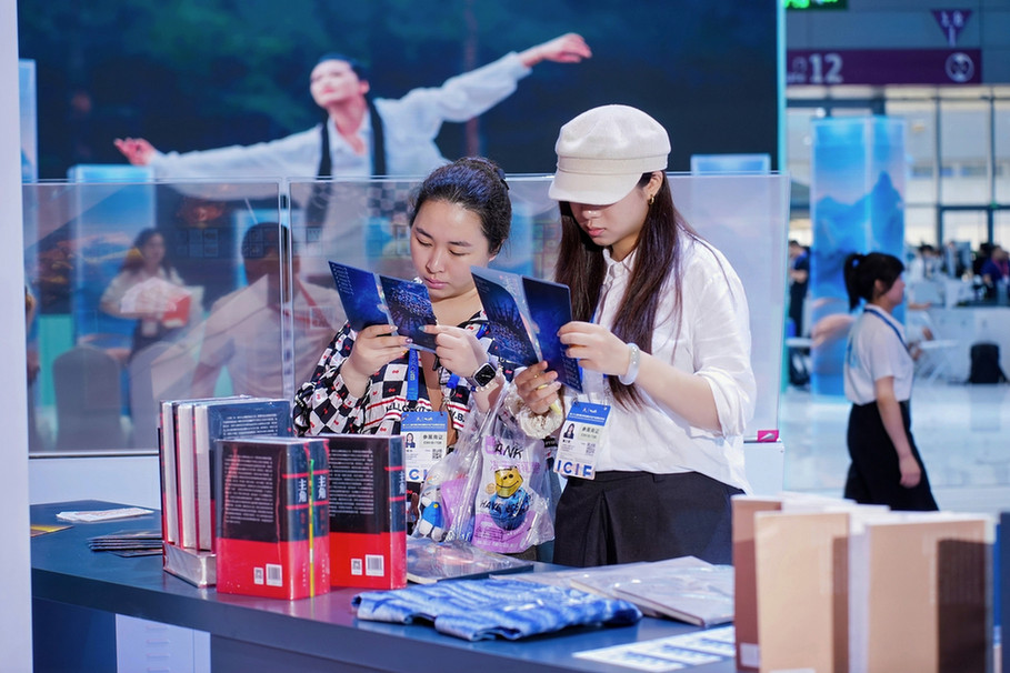 数智赋能交出靓丽答卷 第二十二届深圳文博会陕西展位彰显文化产业新活力