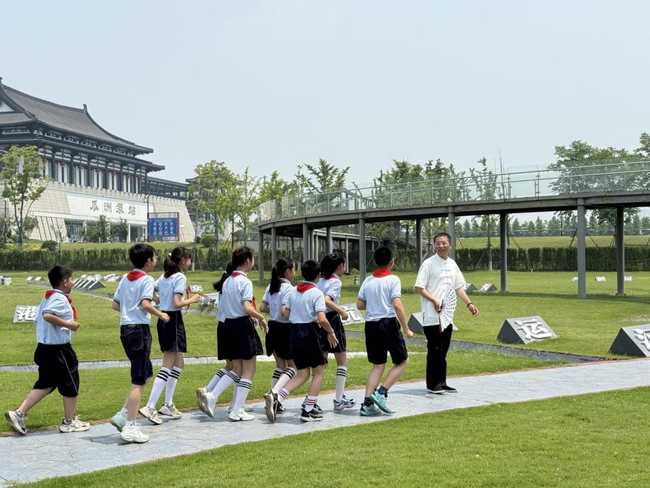 扬州邗江区：诗渡寻文脉 读城润童心