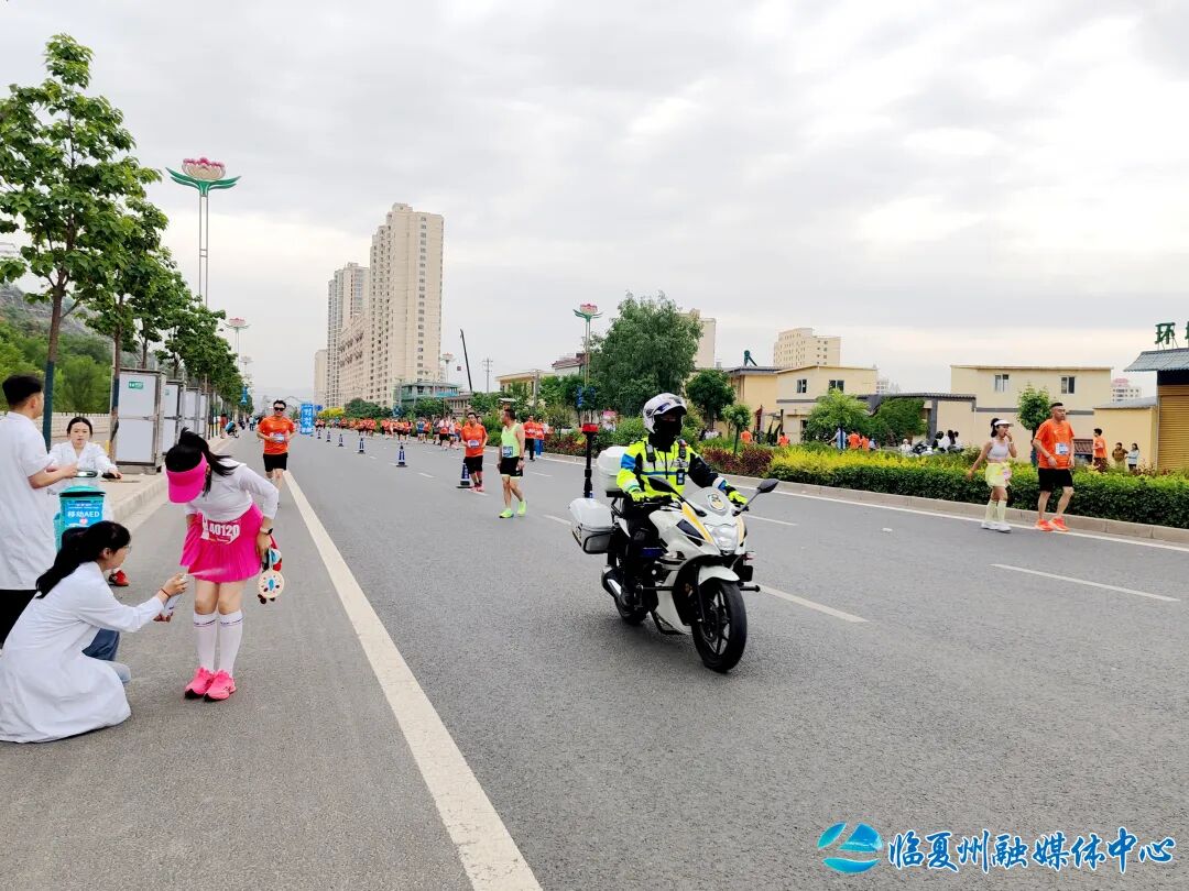 奔跑,让世界听见临夏的心跳——2026“避暑天堂·康养临夏”马拉松侧记 奔跑,让世界听见临夏的心跳——2026“避暑天堂·康养临夏”马拉松侧记