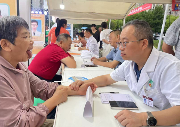 百市千县渝见岐黄 中医药惠民集市亮相重庆垫江