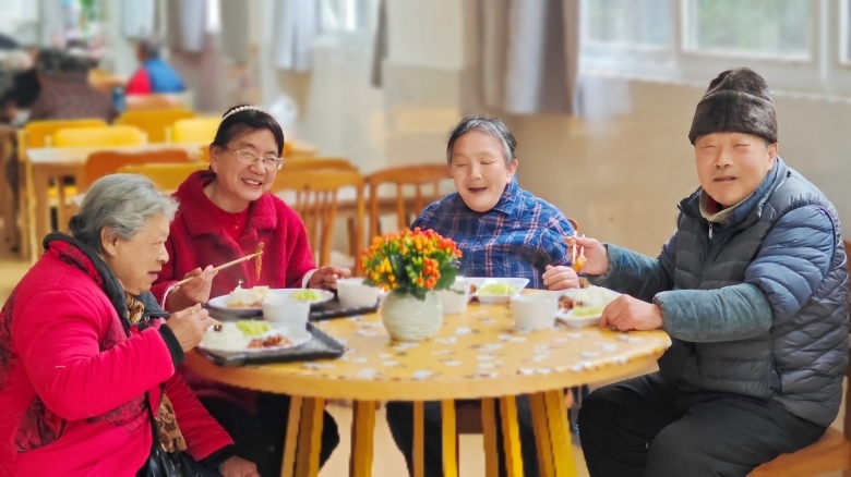 老年友好 家门口见|从“养老”到“享老”：重庆大渡口区革新社区的银龄生活新图景