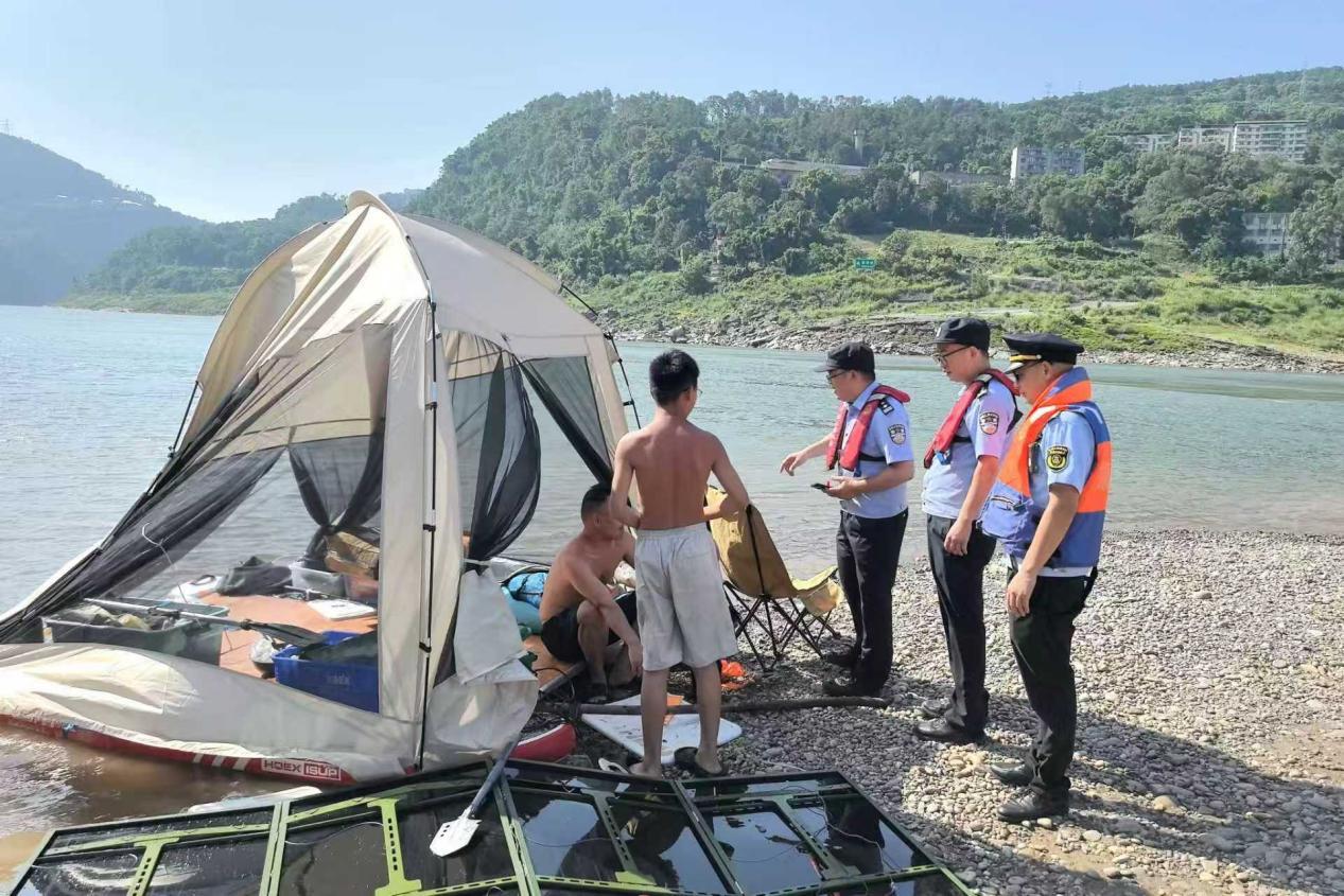 战酷暑护平安 重庆水警“空水岸”立体防控织密两江安全网