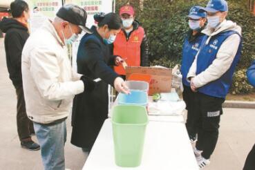 安徽省马鞍山市雨山区：环保课堂进社区 学习游戏两不误