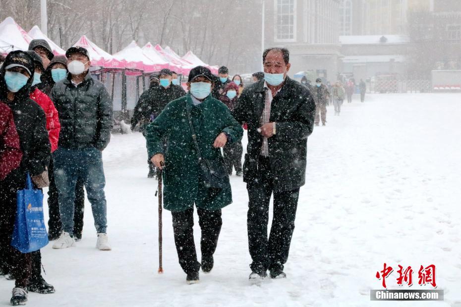 中国边城黑河四月迎暴雪