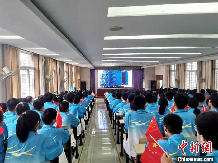 聂海胜三次“飞天” 家乡湖北枣阳人民送祝福