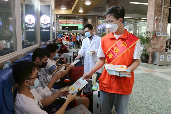 广西铁路开行“学生专列”温暖学生返校之路