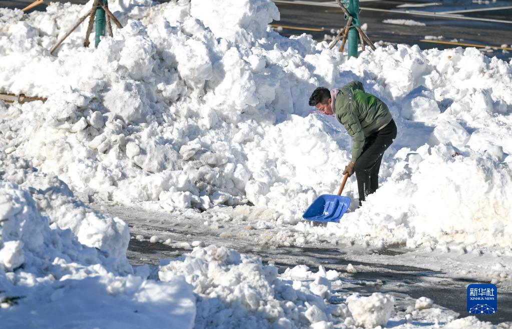 内蒙古通辽市全力抗击雪灾