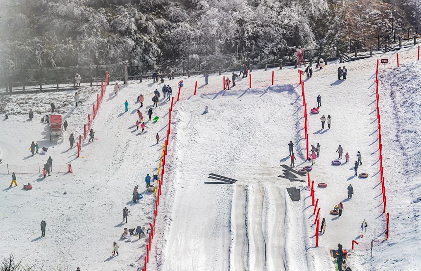 重庆南川：冰雪运动“热”起来