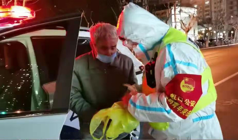 花儿依旧笑春风，一组图看申城战“疫”日常