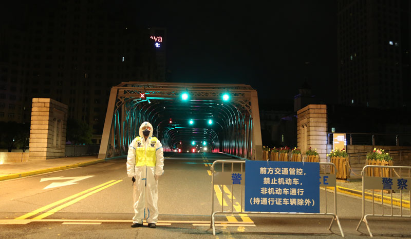 花儿依旧笑春风，一组图看申城战“疫”日常